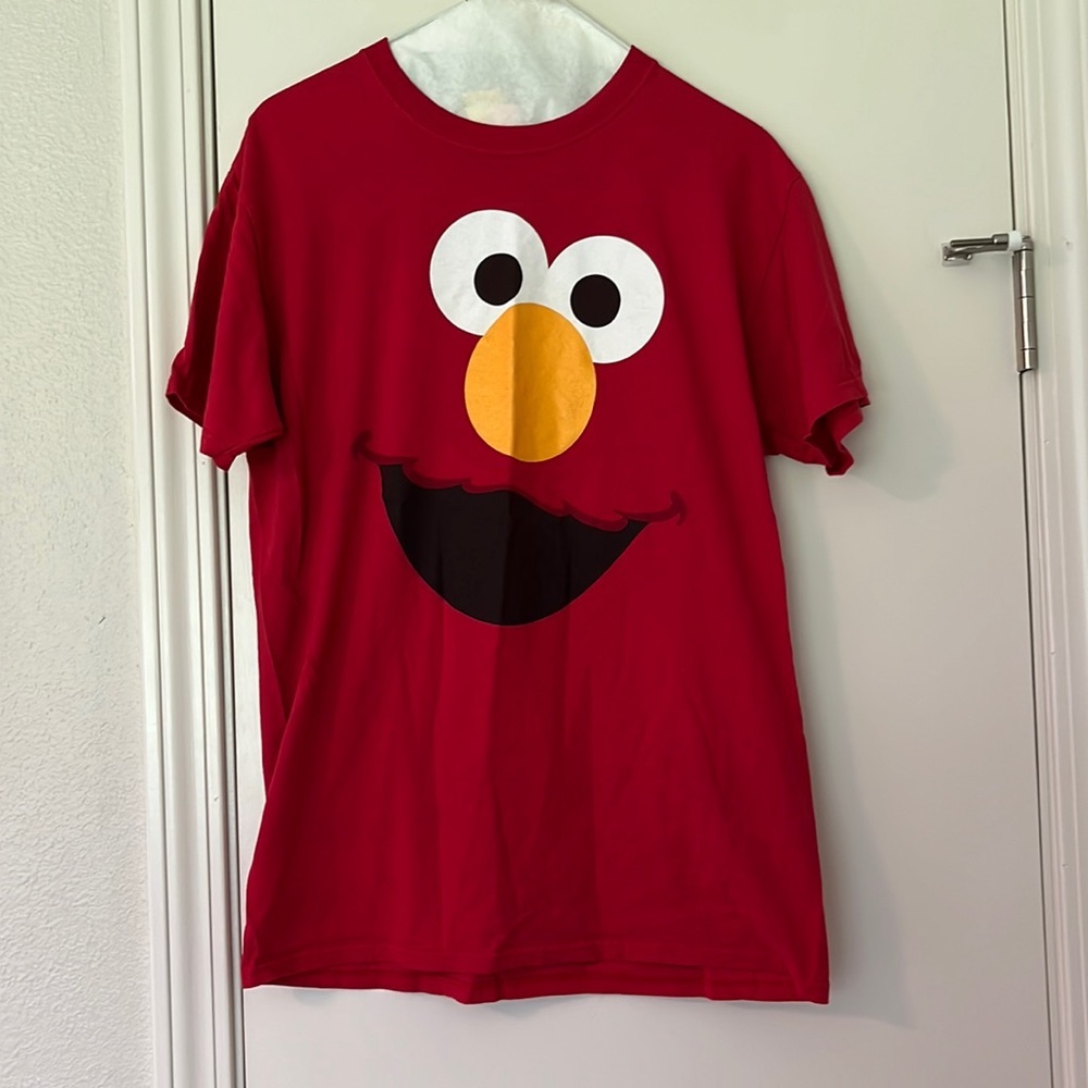 Official Sesame Street Elmo tshirt. Size Medium. Unisex.